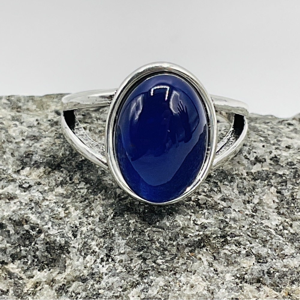 Mood Ring Size 7.25 Color Changing With Emotion Feeling Oval Stone Silver Tone